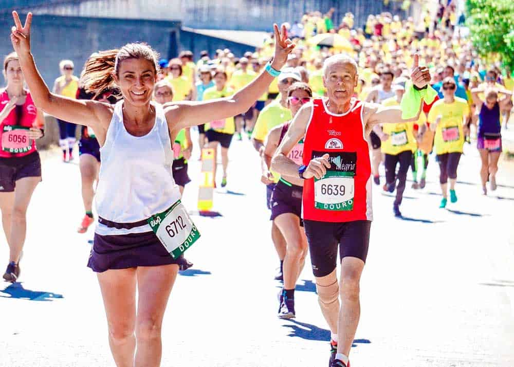 people running marathon